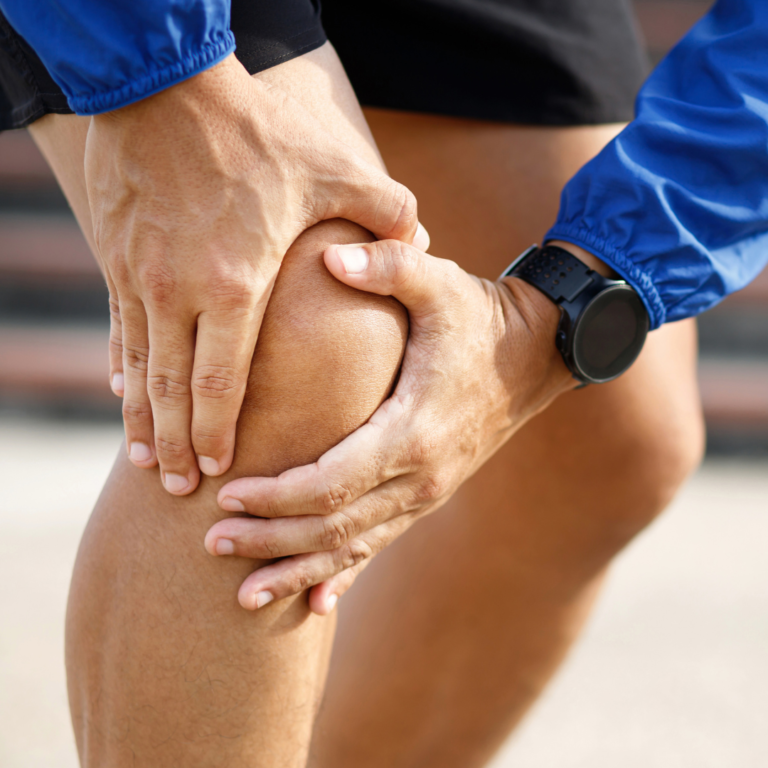 Knee Pain – Its Spiritual Meaning, Causes & Cure